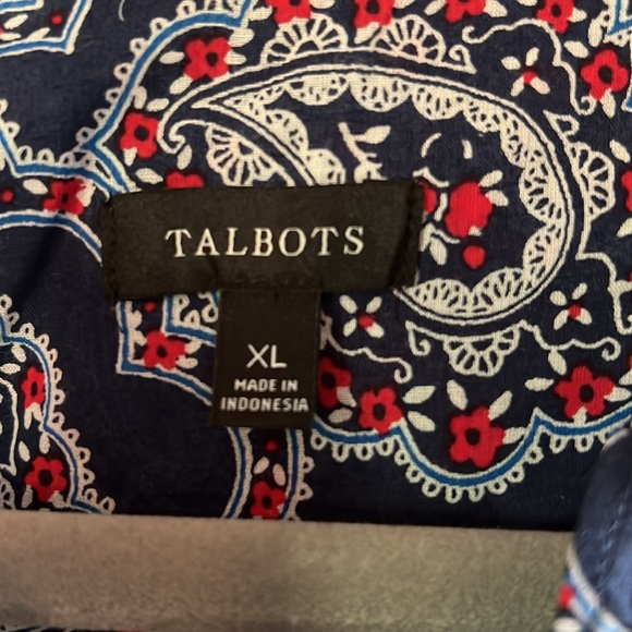 Talbots paisley print long sleeve beautiful pullover with front buttons - Picture 2 of 3